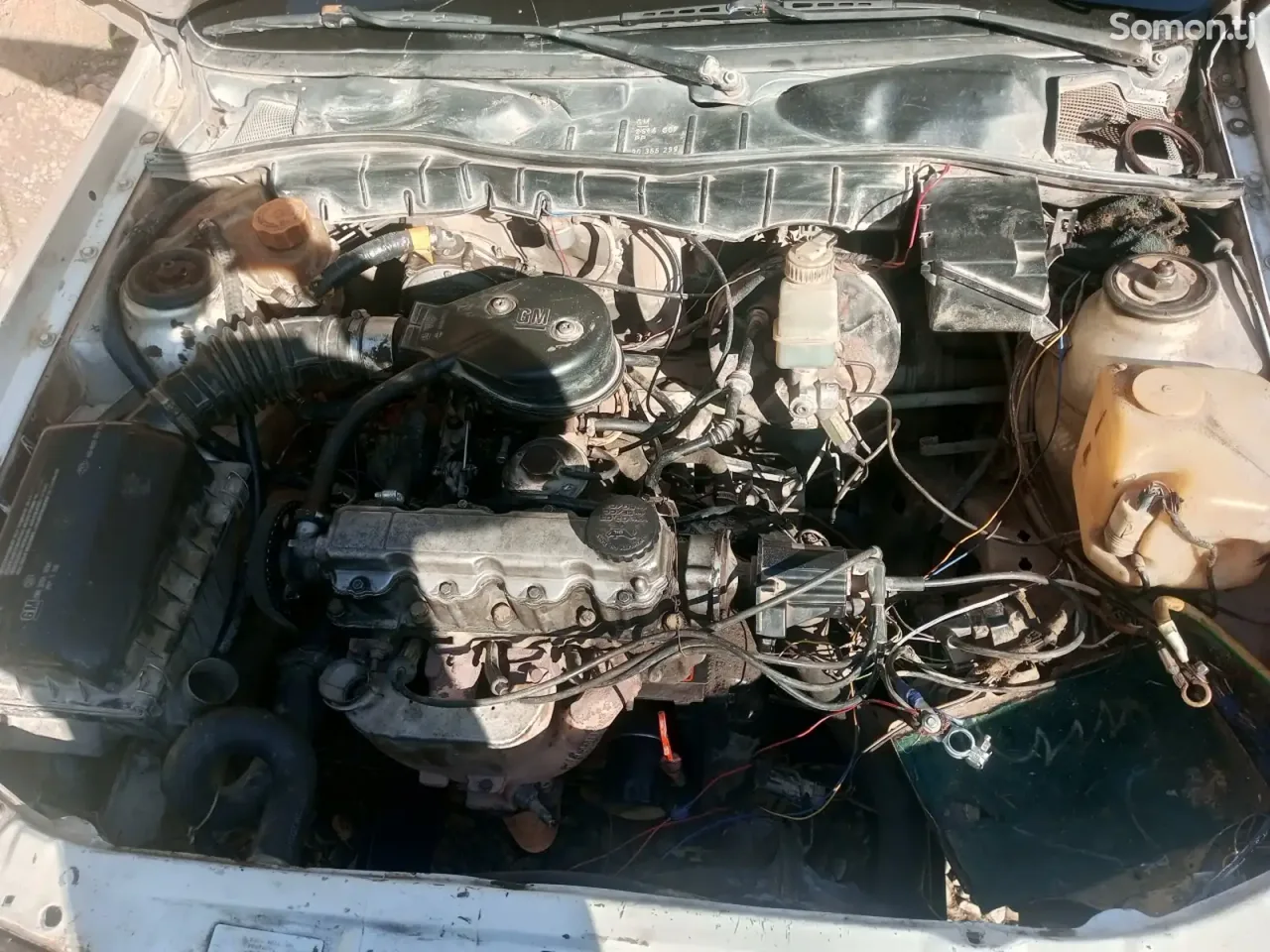 Opel Vectra A 1991 · 1.6 MT