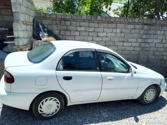 Daewoo Lanos 1997 · 1.6 MT