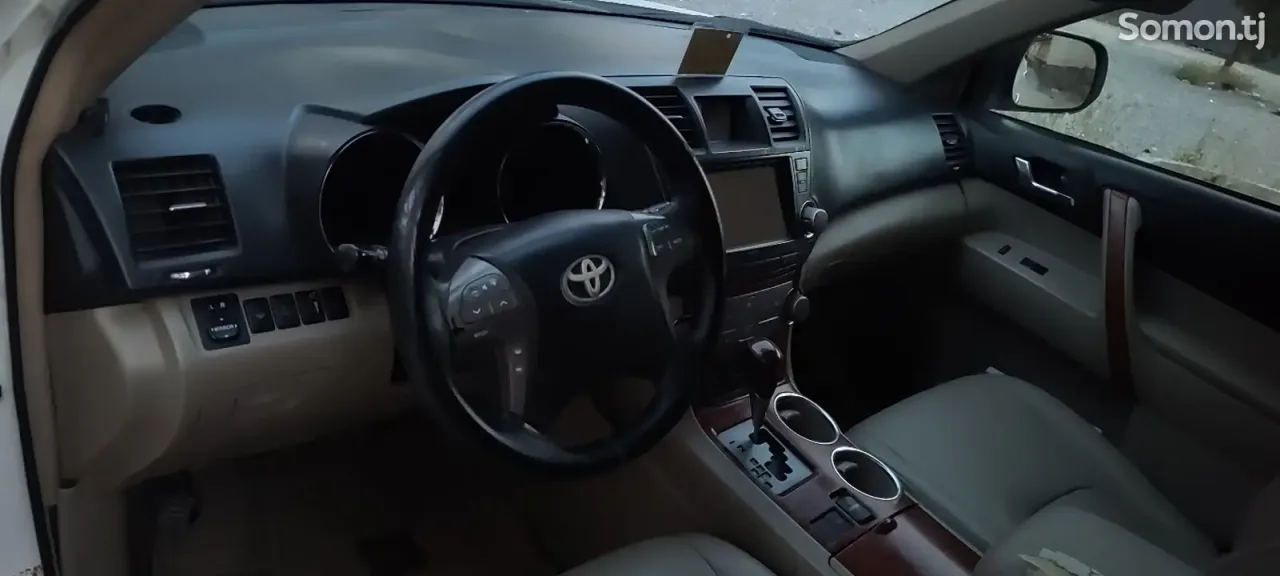 Toyota Highlander 2010 · 3.5 AT