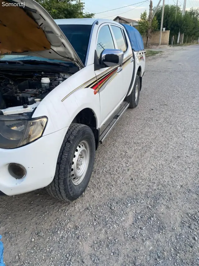 Mitsubishi L200 2008 · 2.4 MT