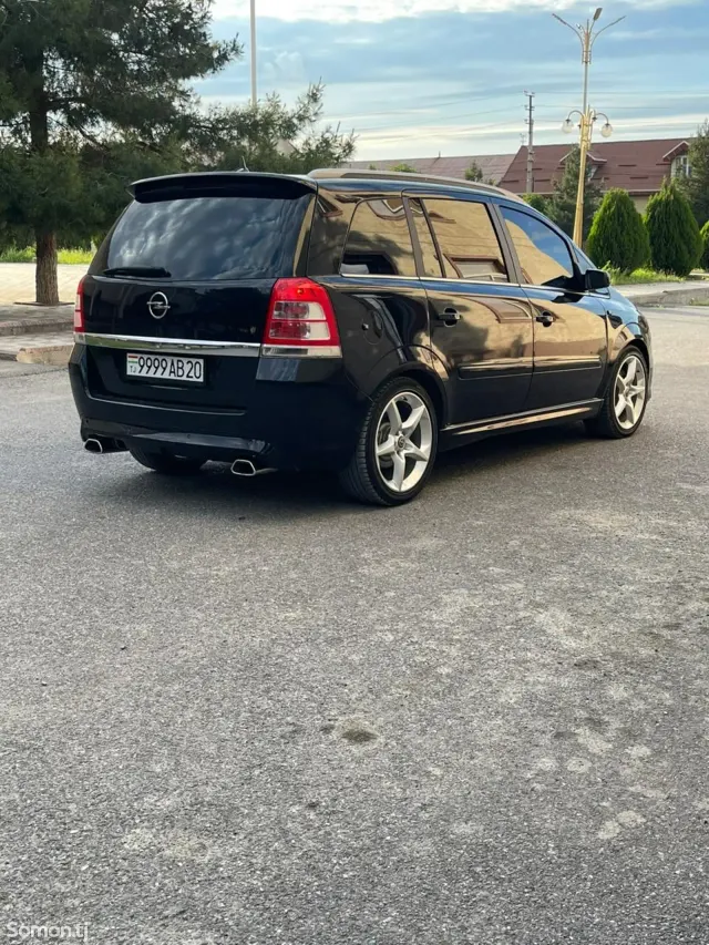 Opel Zafira 2007 · 2.0 MT