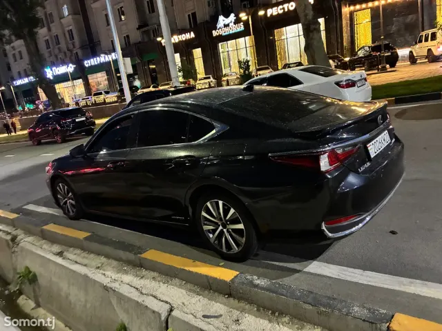 Lexus ES series 2021 · 3.0 AT