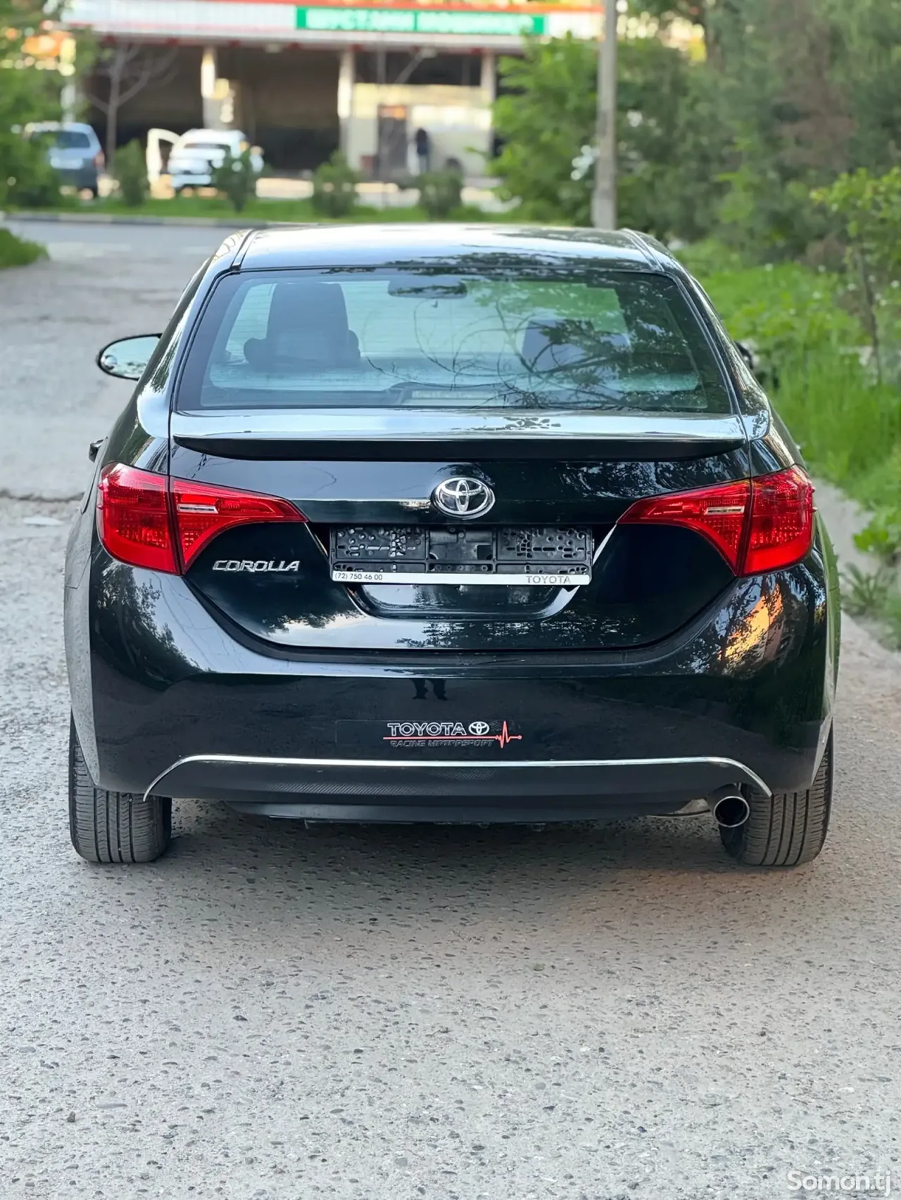 Toyota Camry 2017 · 1.8 AT