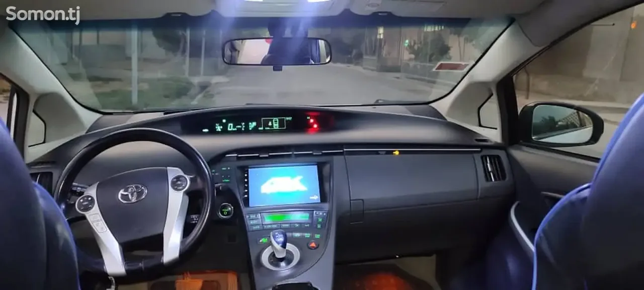 Toyota Prius 2011 · 1.8 AMT