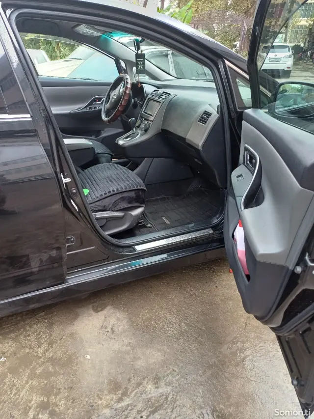 Toyota Mark X ZiO 2009 · 2.4 AT