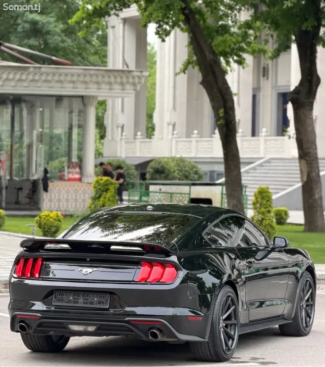 Ford Mustang 2018 · 2.3 AT