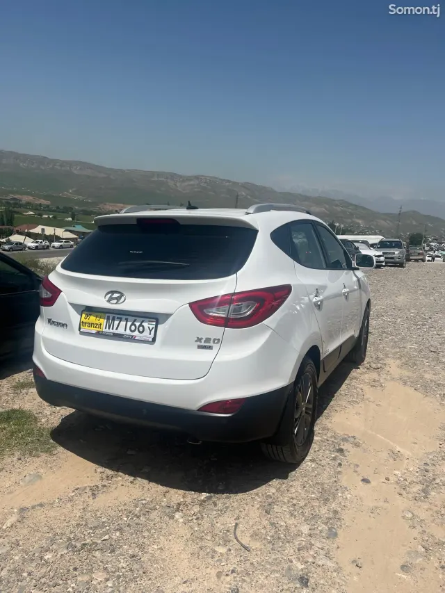 Hyundai Tucson 2015 · 2.4 AT