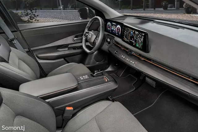 Nissan Almera 2025 · AT