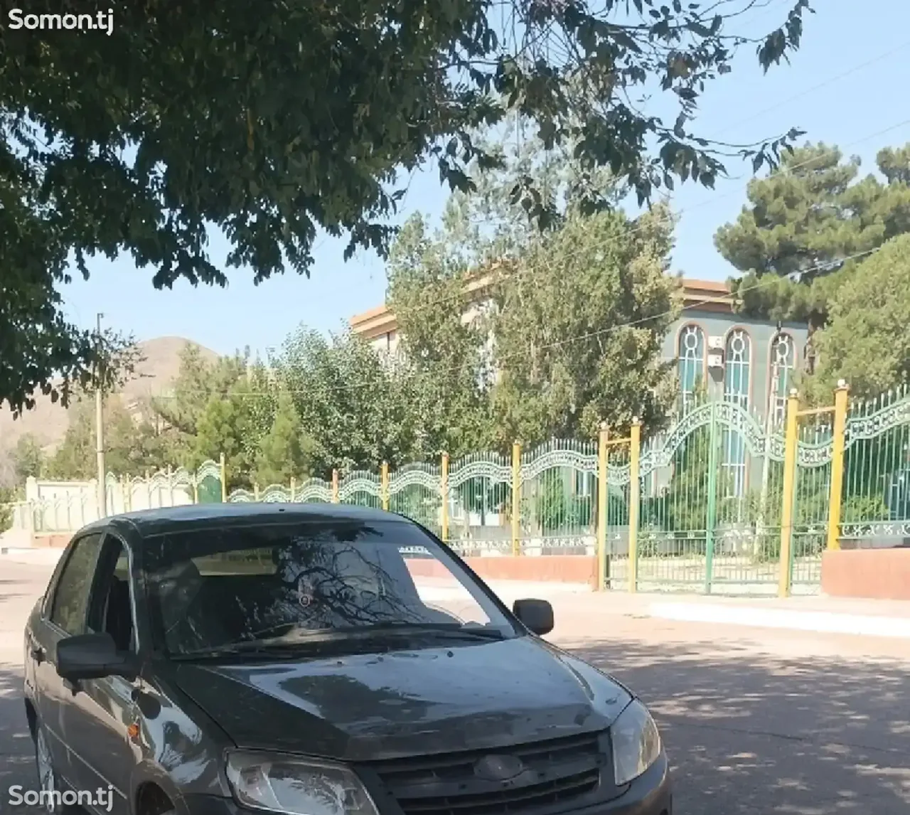 Lada (ВАЗ) Granta 2015 · 1.6 MT