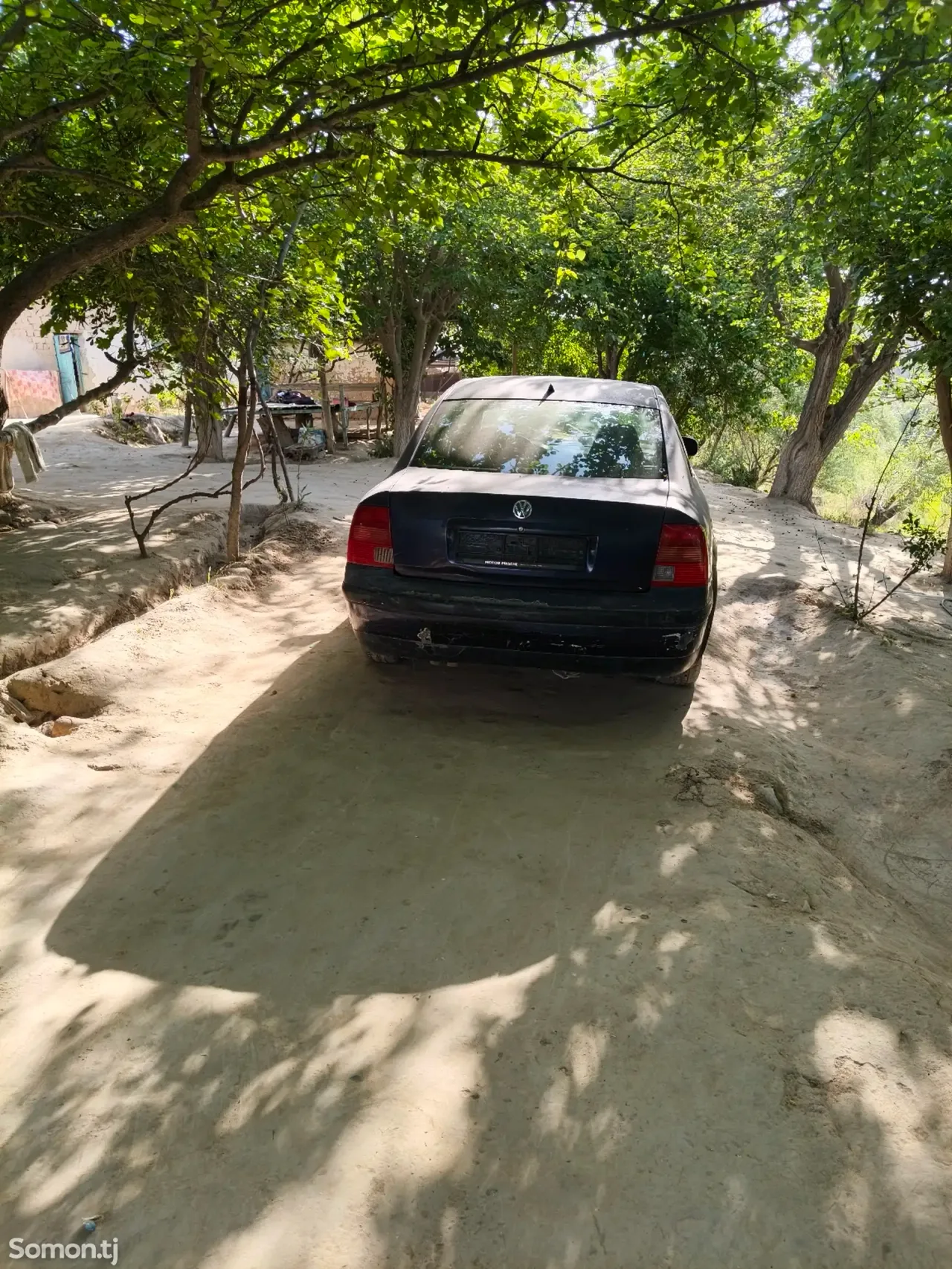 Volkswagen Passat 1999 · 1.8 MT