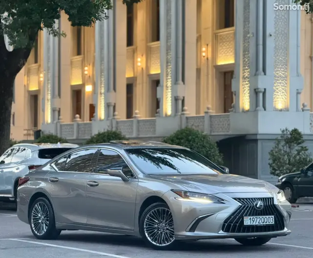 Lexus ES series 2024 · 3.0 AT