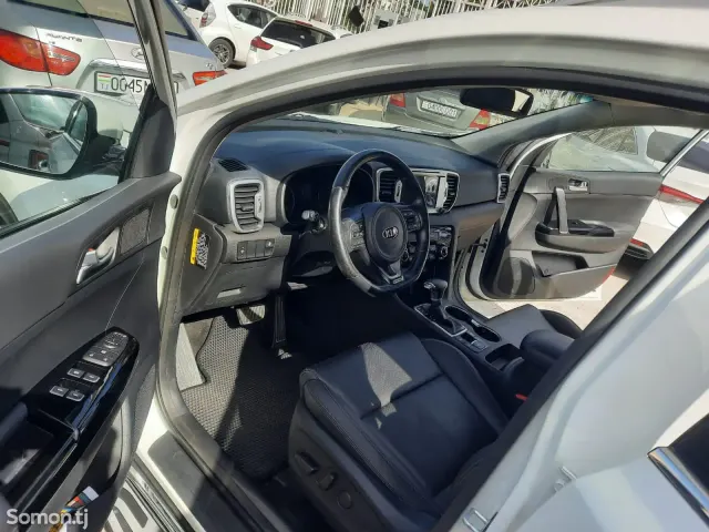 Kia Sportage 2016 · 2.0 AT