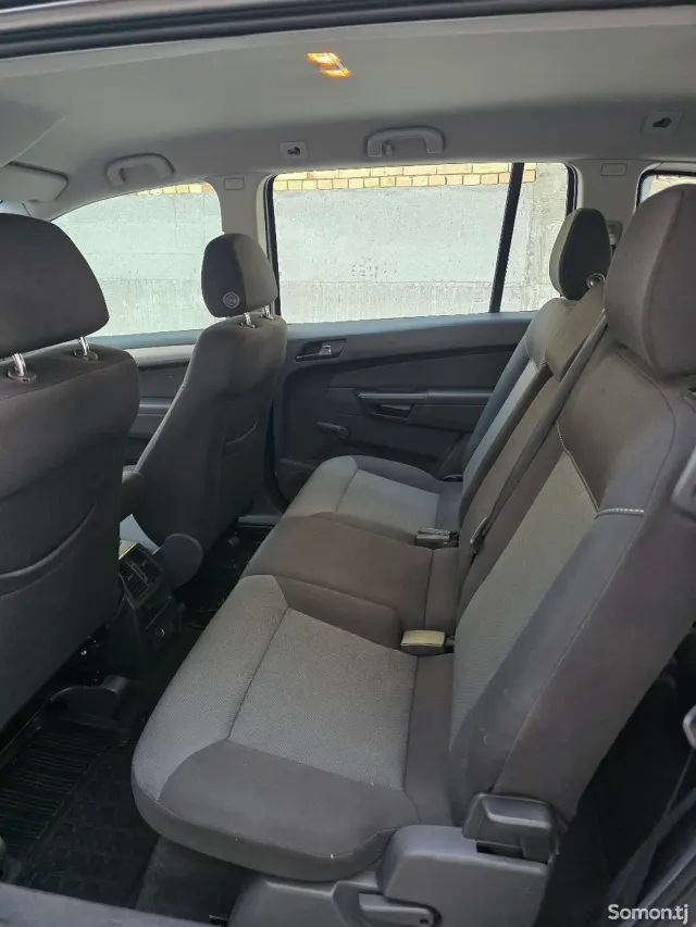 Opel Zafira 2006 · 2.2 AT