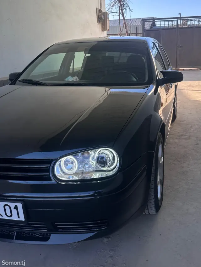 Volkswagen Golf 2000 · 2.0 AT