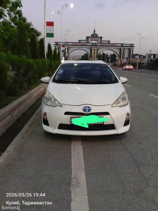 Toyota Aqua 2014 · 1.5 AT