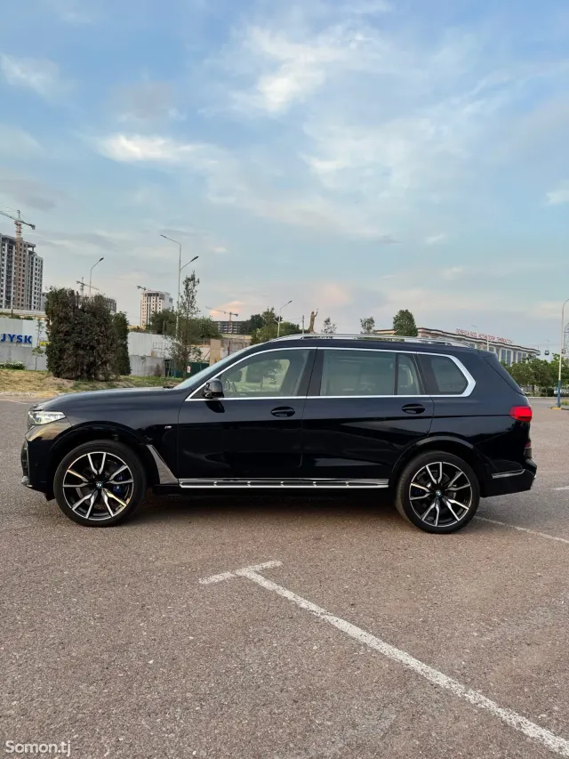 BMW X7 2021 · 4.0 AT