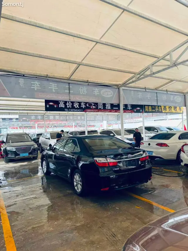 Toyota Camry 2016 · 2.0 AT