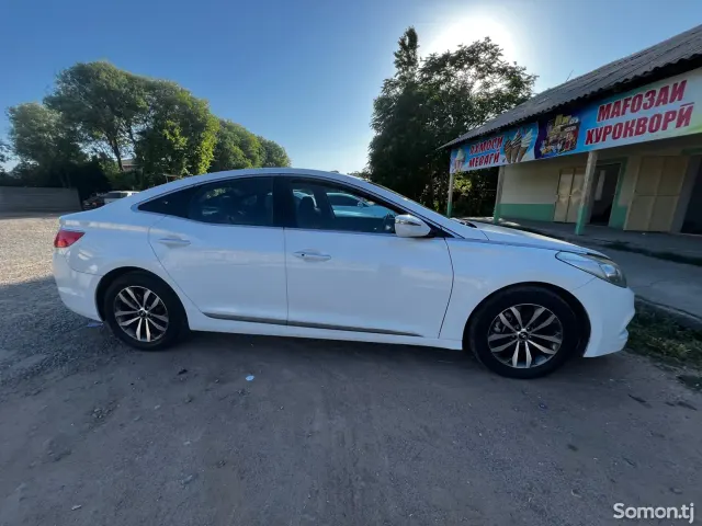 Hyundai Grandeur 2011 · 3.5 AT