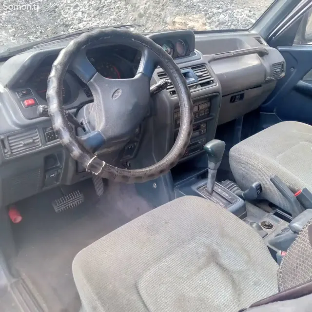 Mitsubishi Pajero 1993 · 3.0 AT