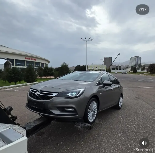 Opel Astra K 2016 · 1.4 AT
