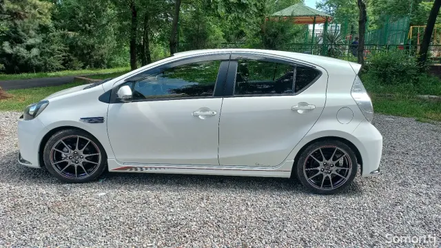Toyota Aqua 2014 · 1.5 AT
