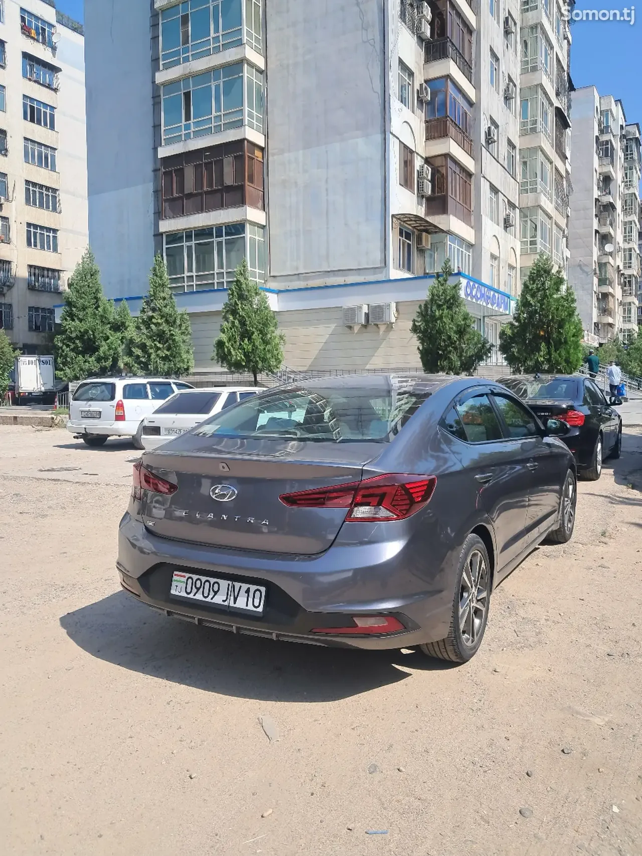 Hyundai Elantra 2019 · 1.8 AT