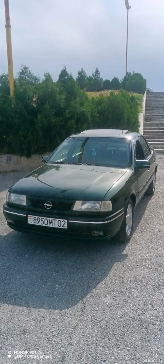 Opel Vectra A 1995 · 1.6 MT