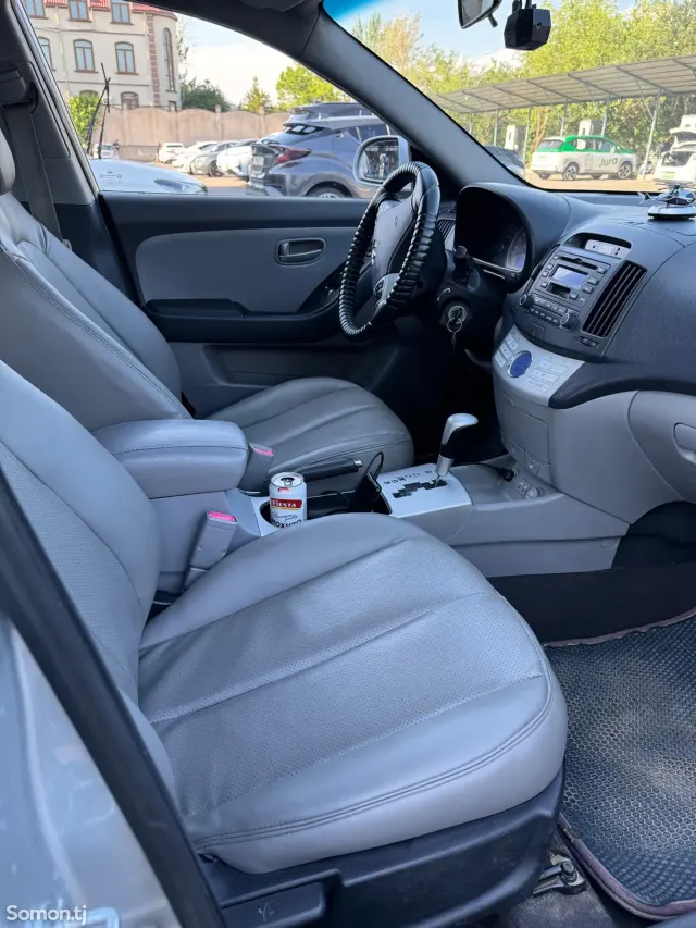 Hyundai Avante 2008 · 1.6 AT