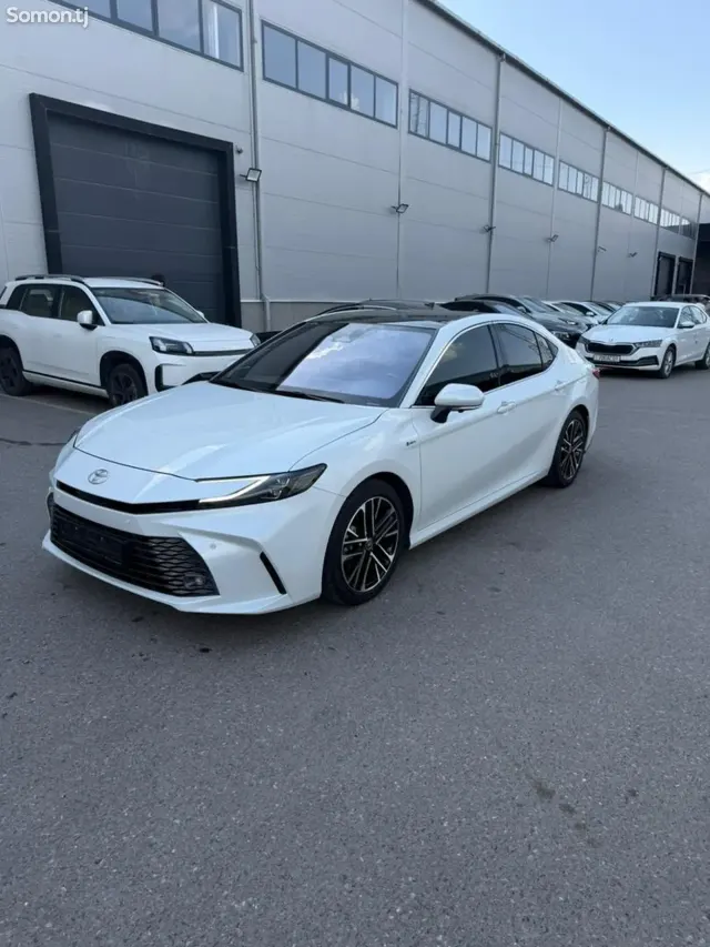 Toyota Camry 2025 · 2.5 AT