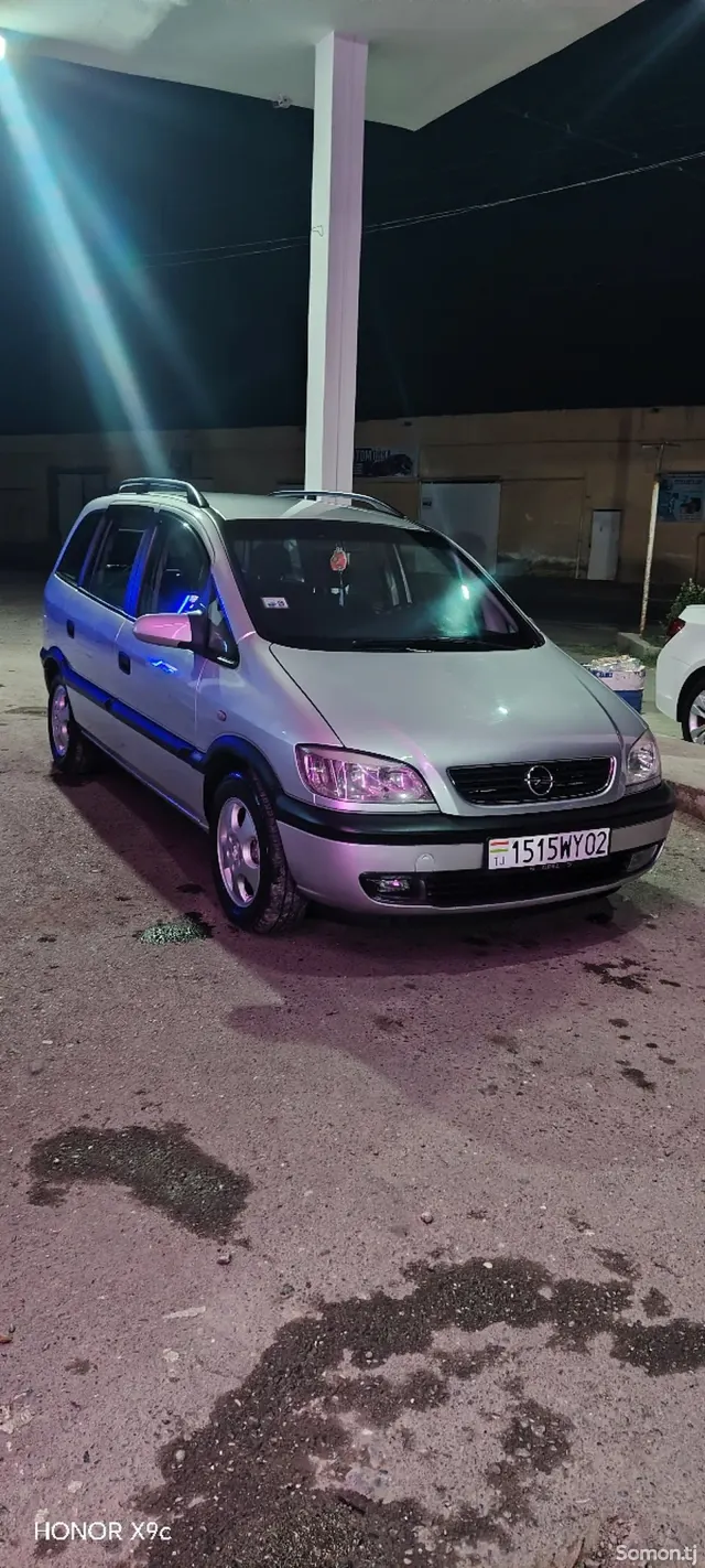 Opel Zafira 2000 · 1.8 MT