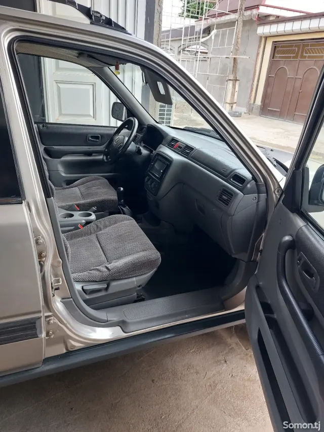 Honda CR-V 1998 · 2.4 MT
