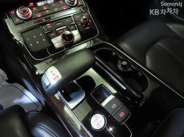 Audi A8 2015 · 4.2 AT