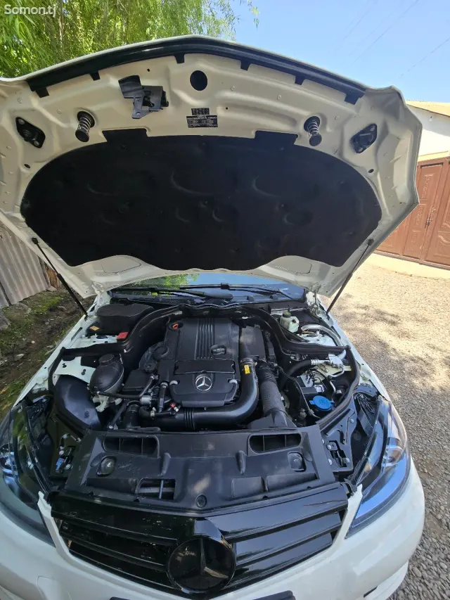 Mercedes-Benz C class 2014 · 2.5 AT