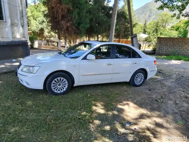Hyundai Sonata 2009 · 2.0 AT