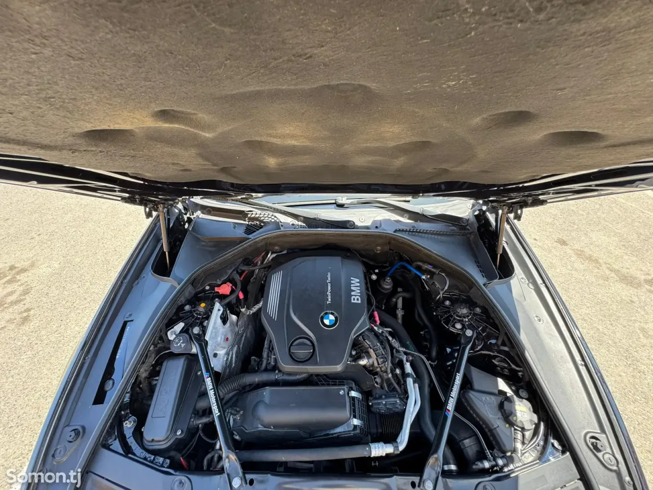 BMW 5 series 2016 · 2.0 AT