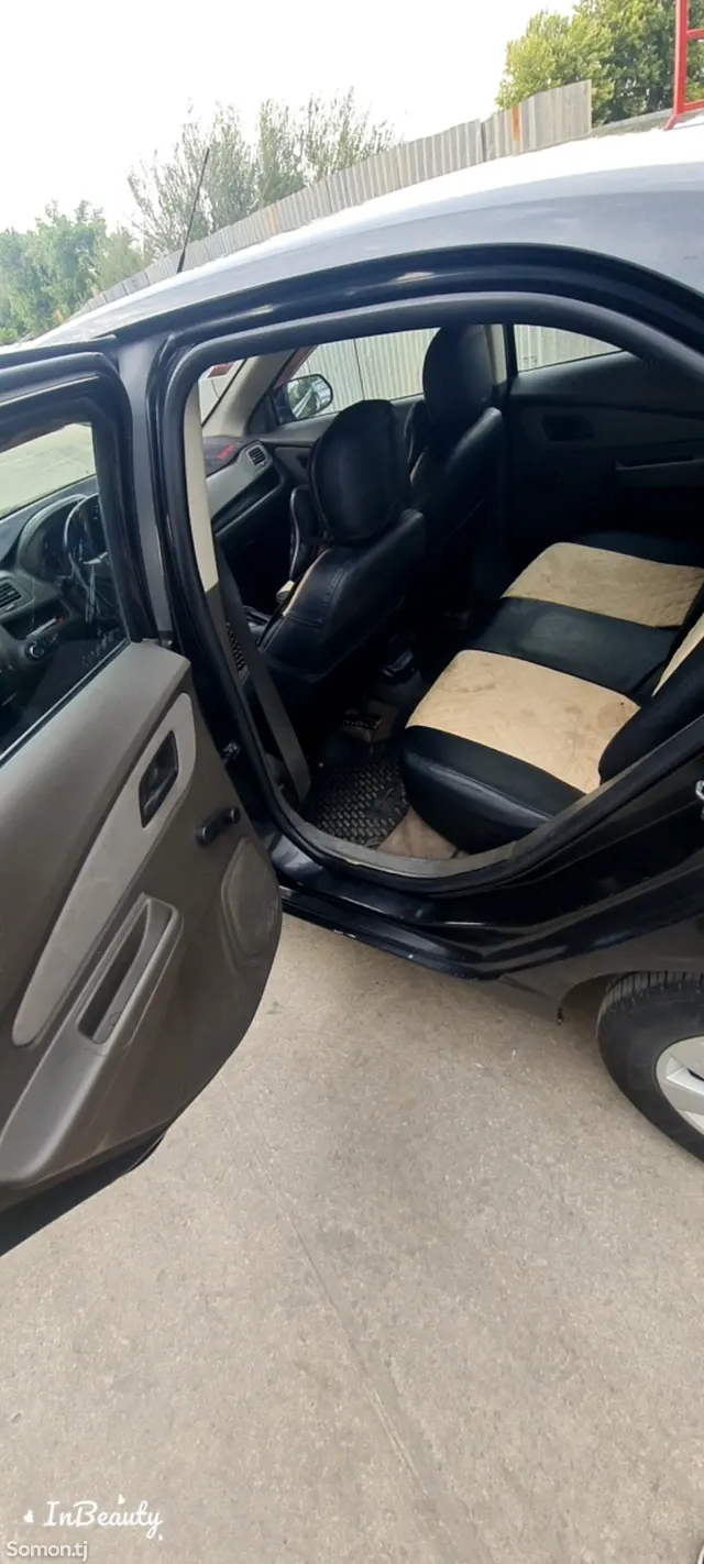 Chevrolet Cobalt 2013 · 1.5 AT