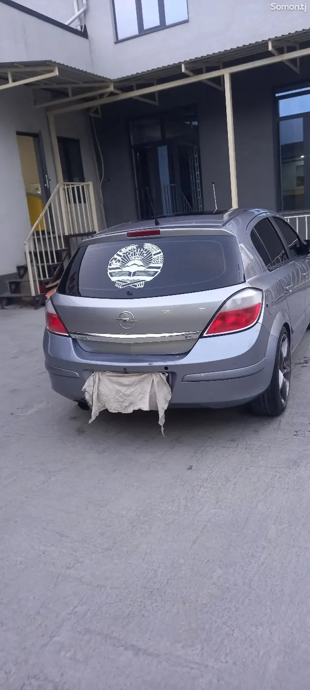 Opel Astra H 2008 · 1.6 MT
