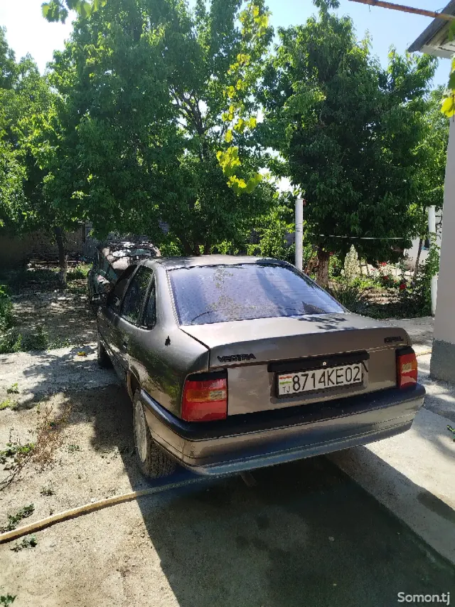 Opel Vectra A 1992 · 1.6 MT