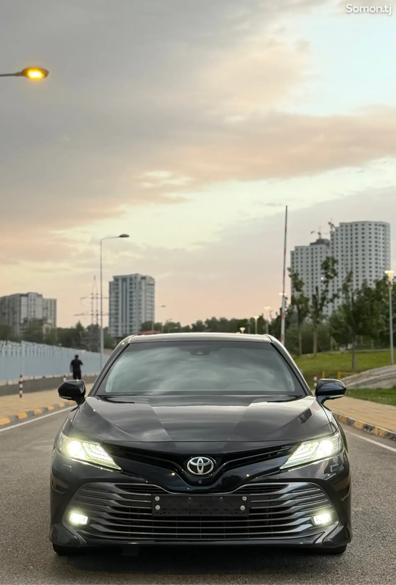 Toyota Camry 2019 · 3.5 AT