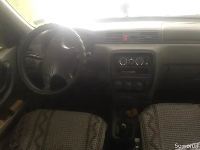 Honda CR-V 2000 · 2.0 MT