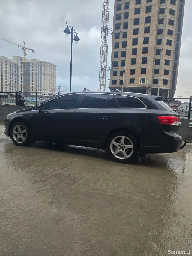 Toyota Avensis 2012 · 2.2 AT
