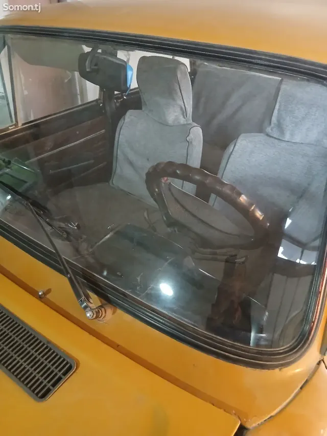 Lada (ВАЗ) 2106 1984 · 0.8 MT