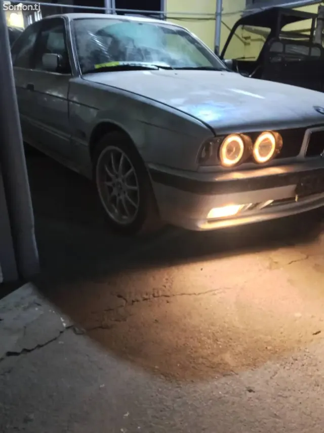 BMW 5 series 1995 · 1.8 MT