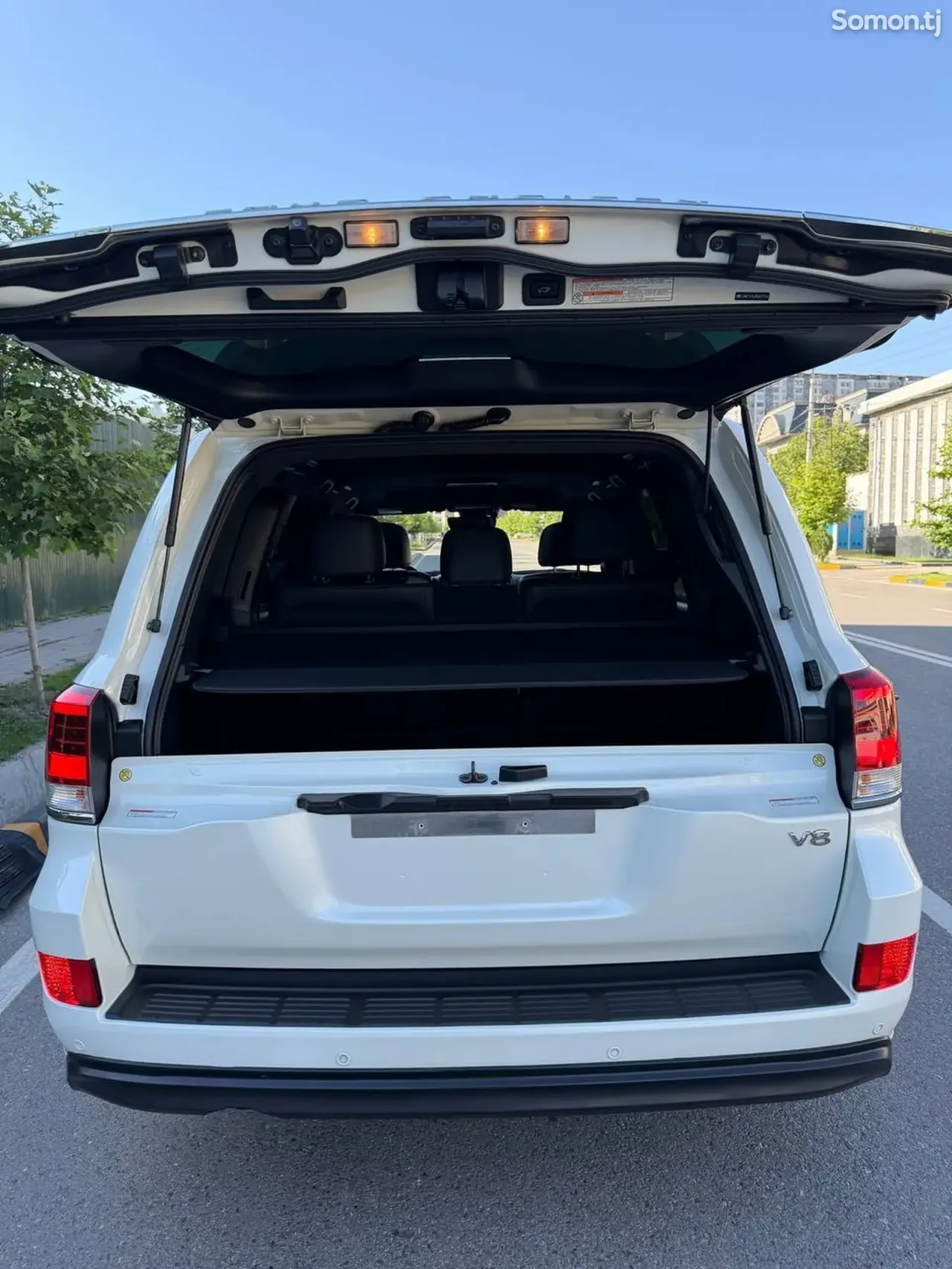 Toyota Land Cruiser 2019 · 4.6 AT