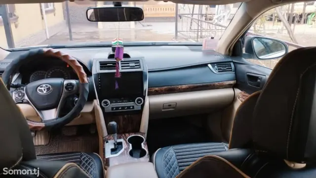 Toyota Camry 2012 · 2.5 AT