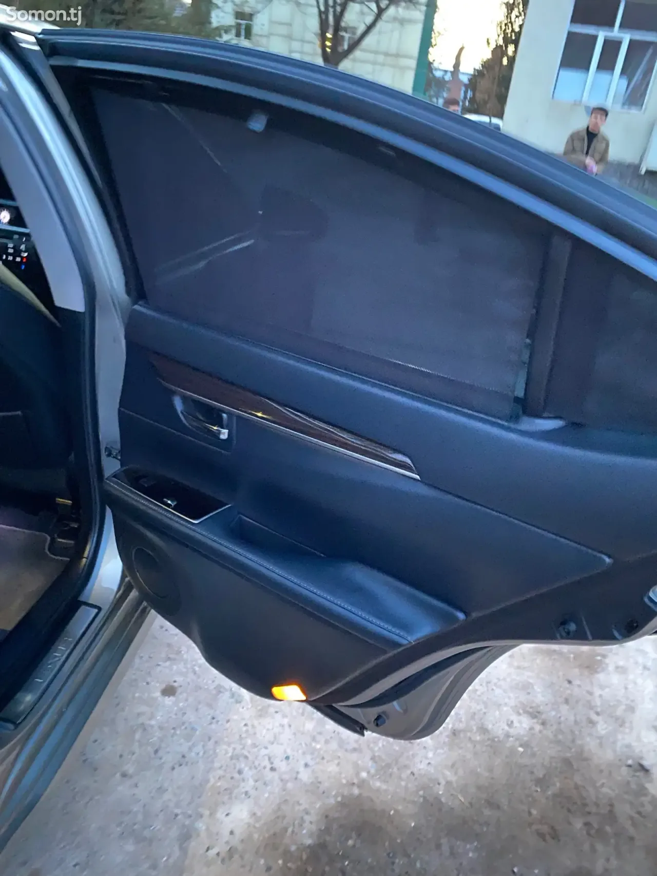 Lexus ES series 2016 · 2.5 AT