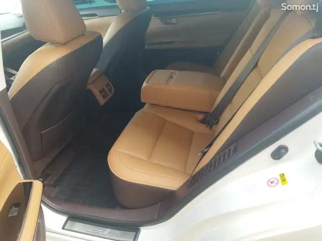 Lexus ES series 2016 · 3.0 AT