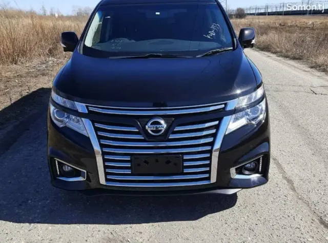 Nissan Elgrand 2015 · 2.5 CVT