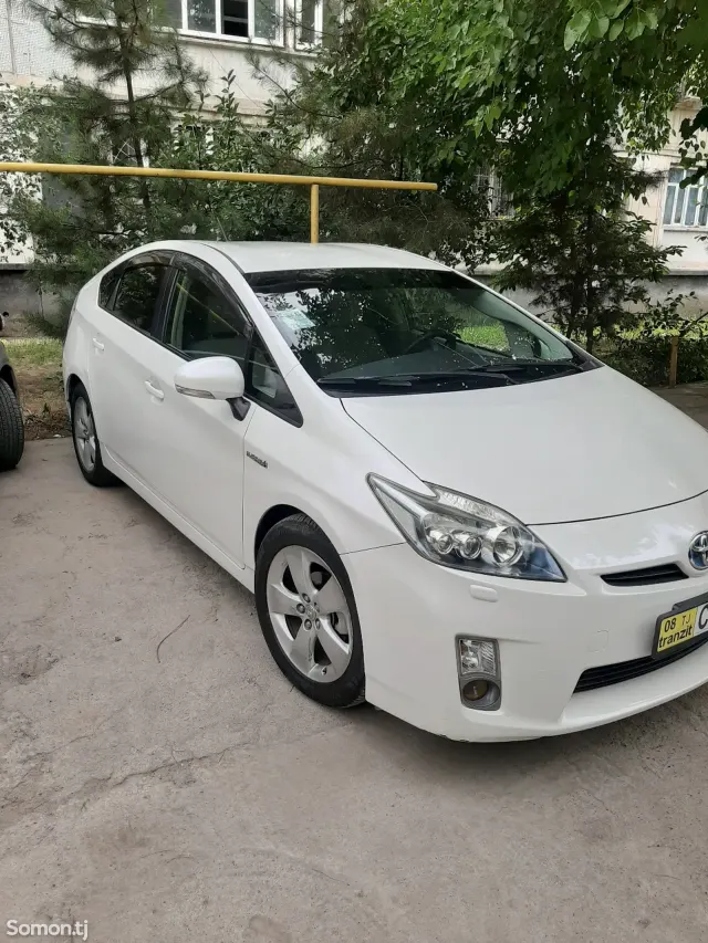 Toyota Prius 2011 · 1.8 AT