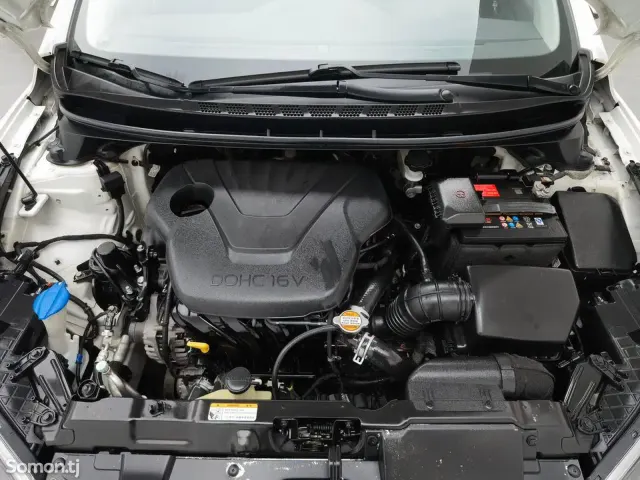 Hyundai Elantra 2015 · 1.6 AT